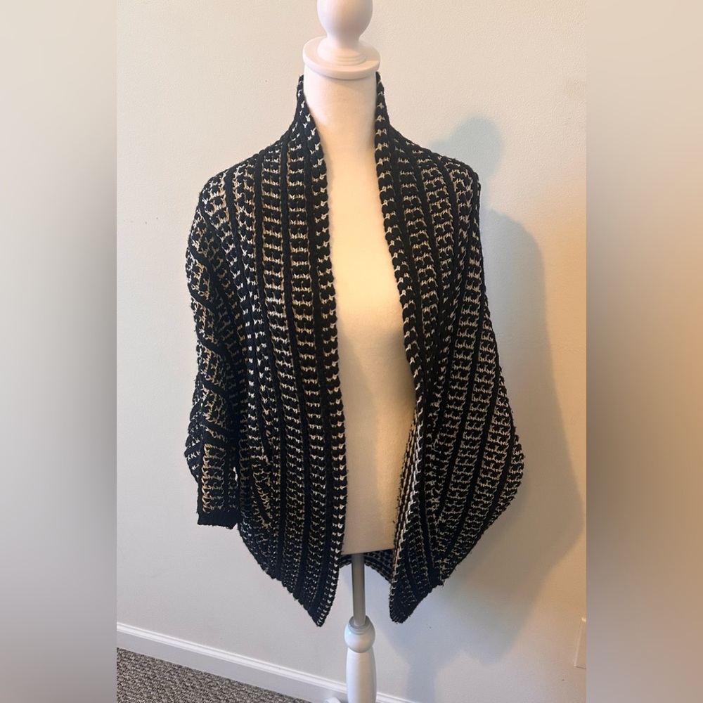 Moth Slouchy Black and Cream Cardigan Size Small - Picture 3 of 8